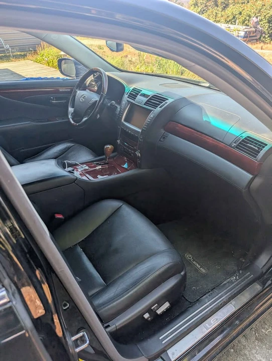 2008 Lexus LS 4th Gen - Image 9 of 18