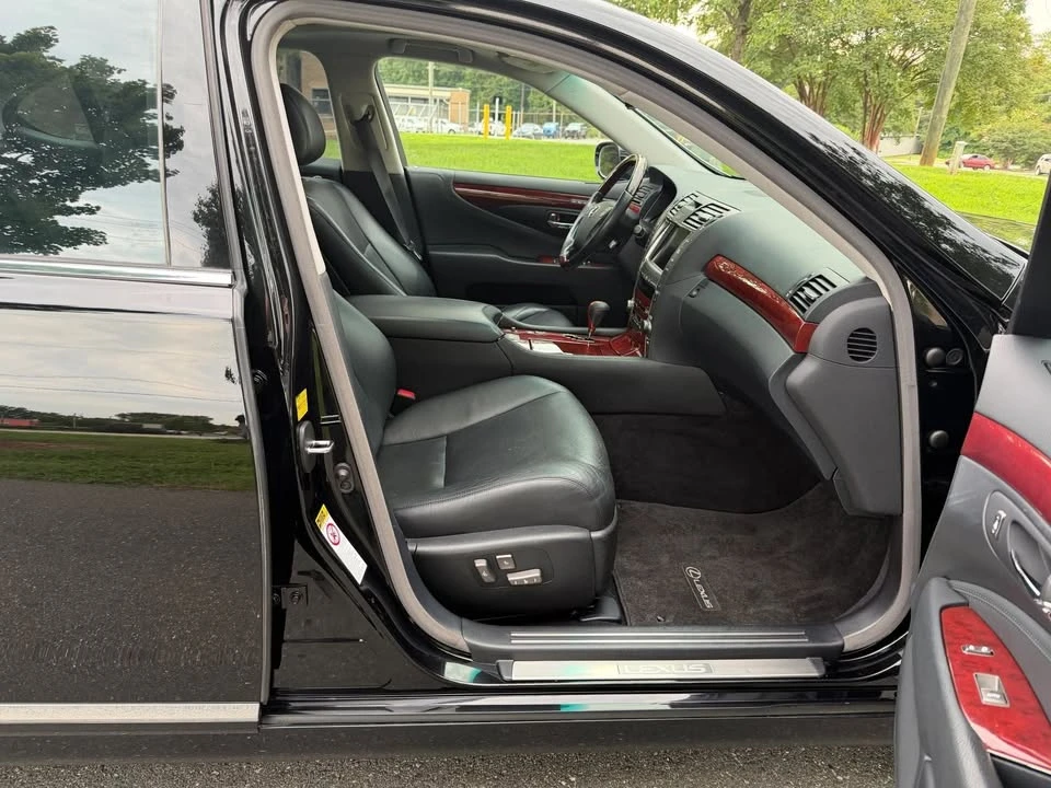 2008 Lexus LS 4th Gen - Image 12 of 18