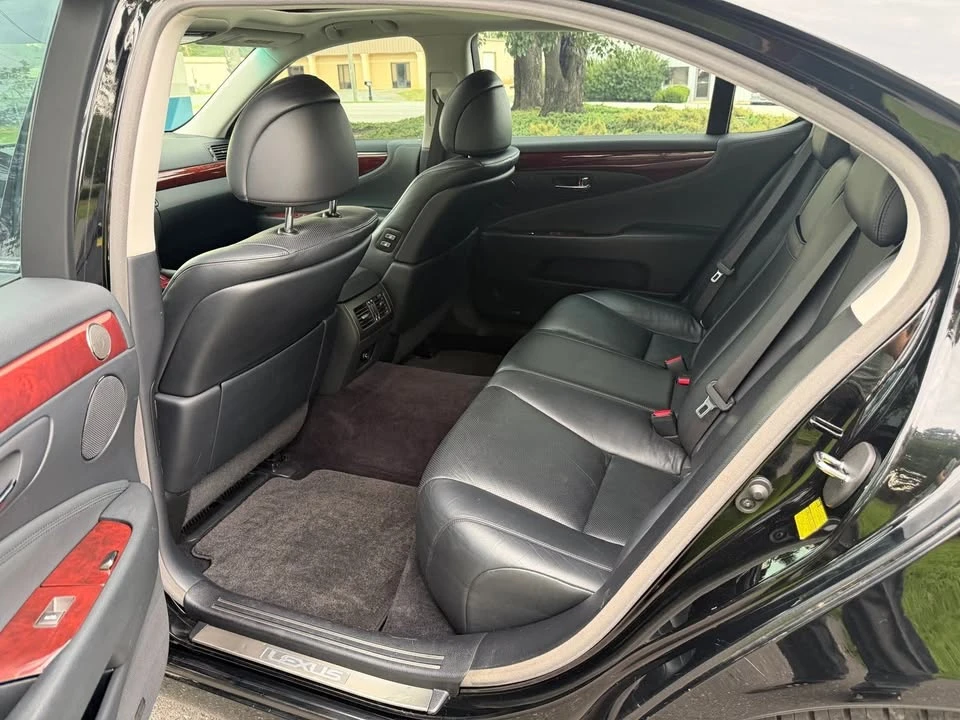 2008 Lexus LS 4th Gen - Image 10 of 18