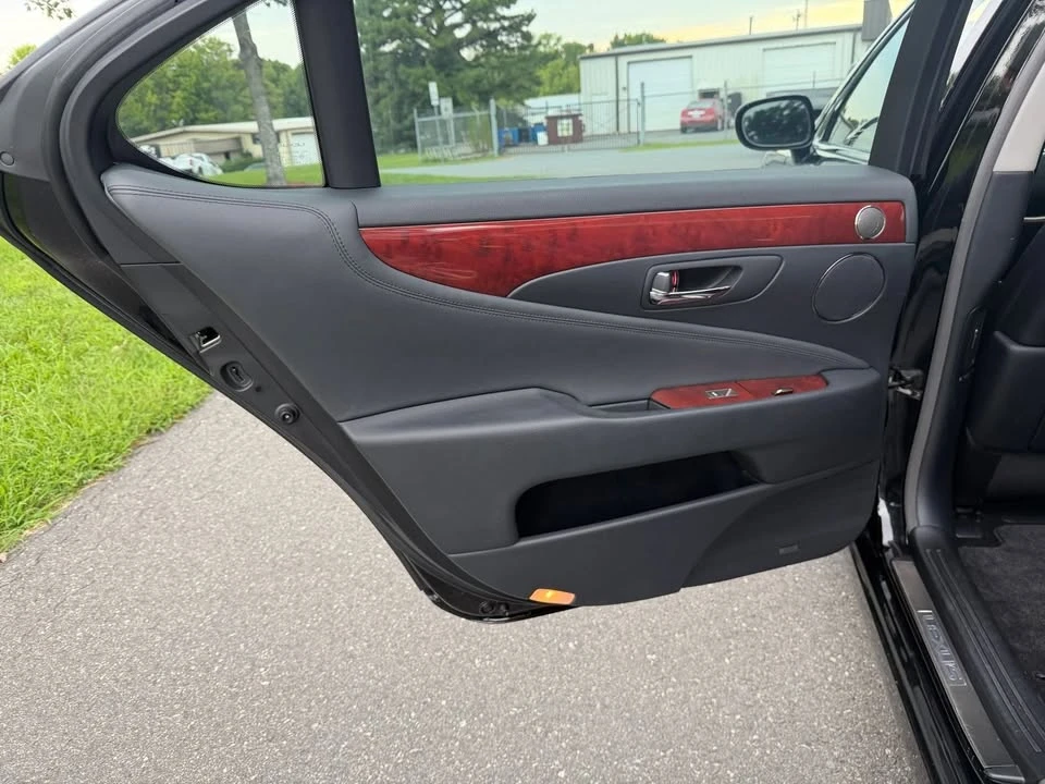 2008 Lexus LS 4th Gen - Image 11 of 18