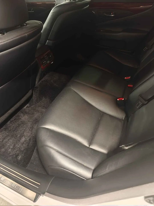 2008 Lexus LS 4th Gen - Image 9 of 14