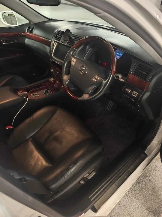 2008 Lexus LS 4th Gen - Image 7 of 14