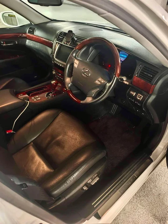 2008 Lexus LS 4th Gen - Image 5 of 9