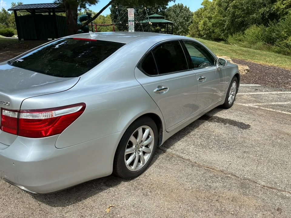 2008 Lexus LS 4th Gen - Image 4 of 15