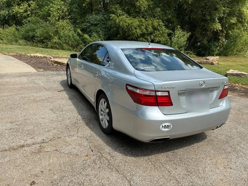 2008 Lexus LS 4th Gen - Image 3 of 15