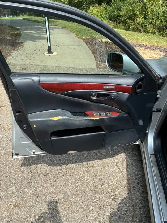 2008 Lexus LS 4th Gen - Image 11 of 15