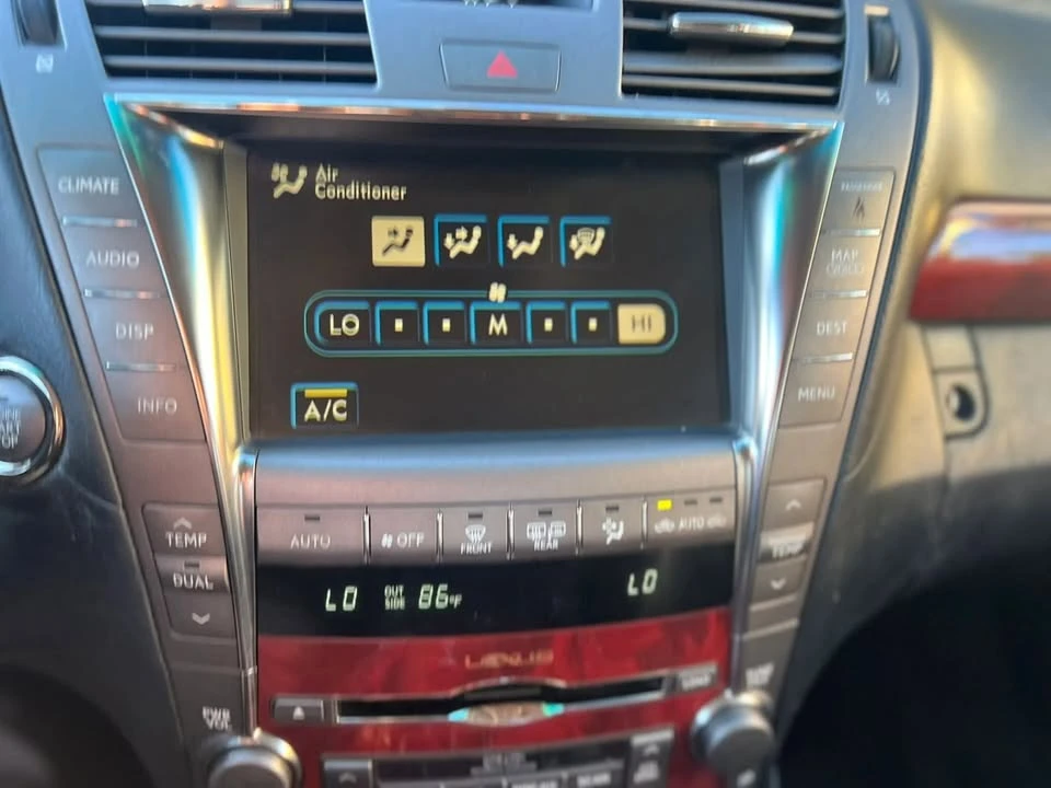2008 Lexus LS 4th Gen - Image 17 of 20