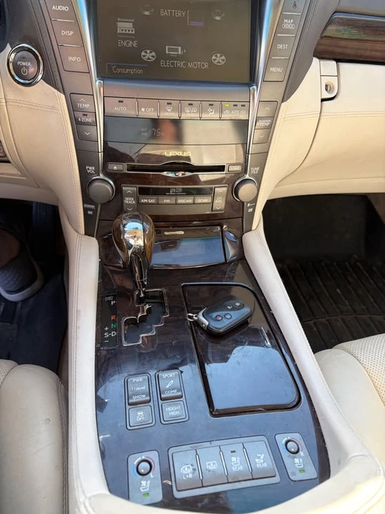 2008 Lexus LS 4th Gen - Image 14 of 18