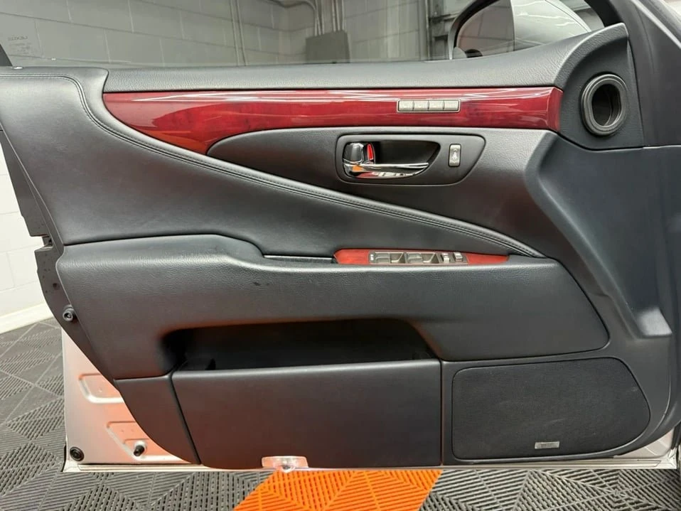 2008 Lexus LS 4th Gen - Image 15 of 20