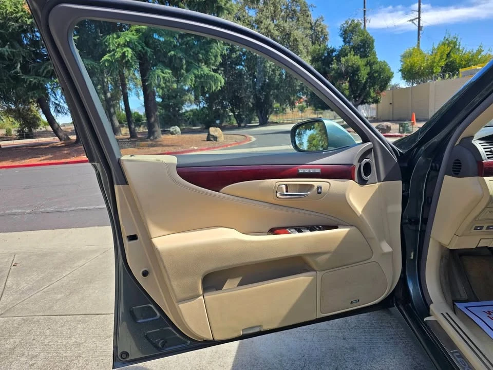 2008 Lexus LS 4th Gen - Image 3 of 10