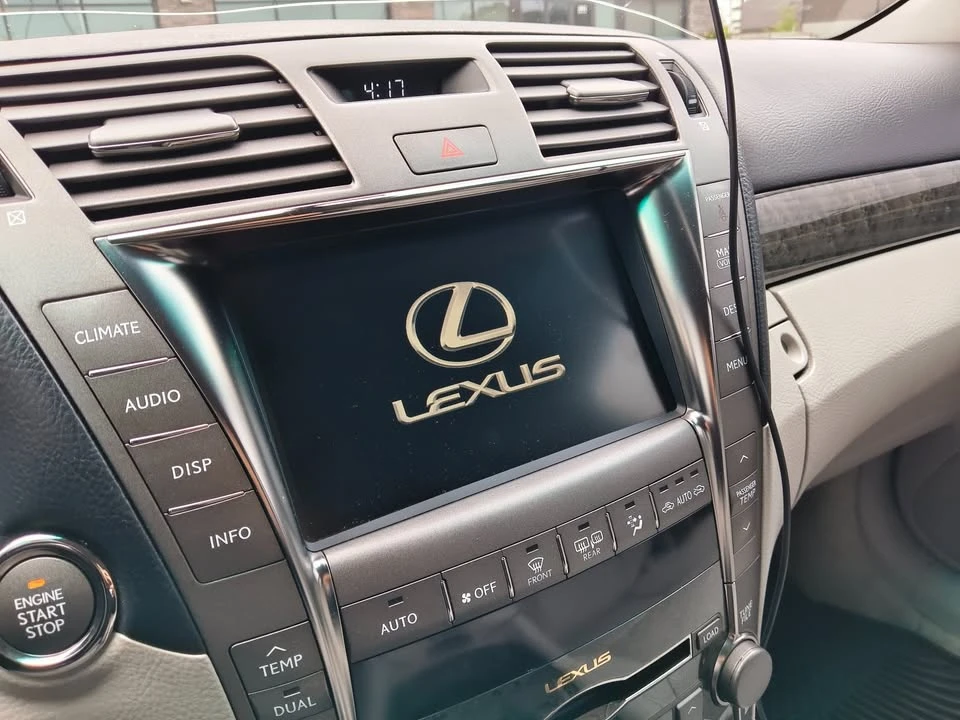 2008 Lexus LS 4th Gen - Image 14 of 19