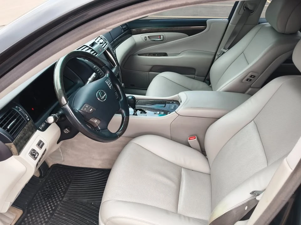 2008 Lexus LS 4th Gen - Image 11 of 19