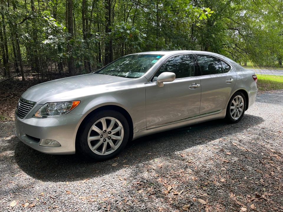 2008 Lexus LS 4th Gen - Image 2 of 15