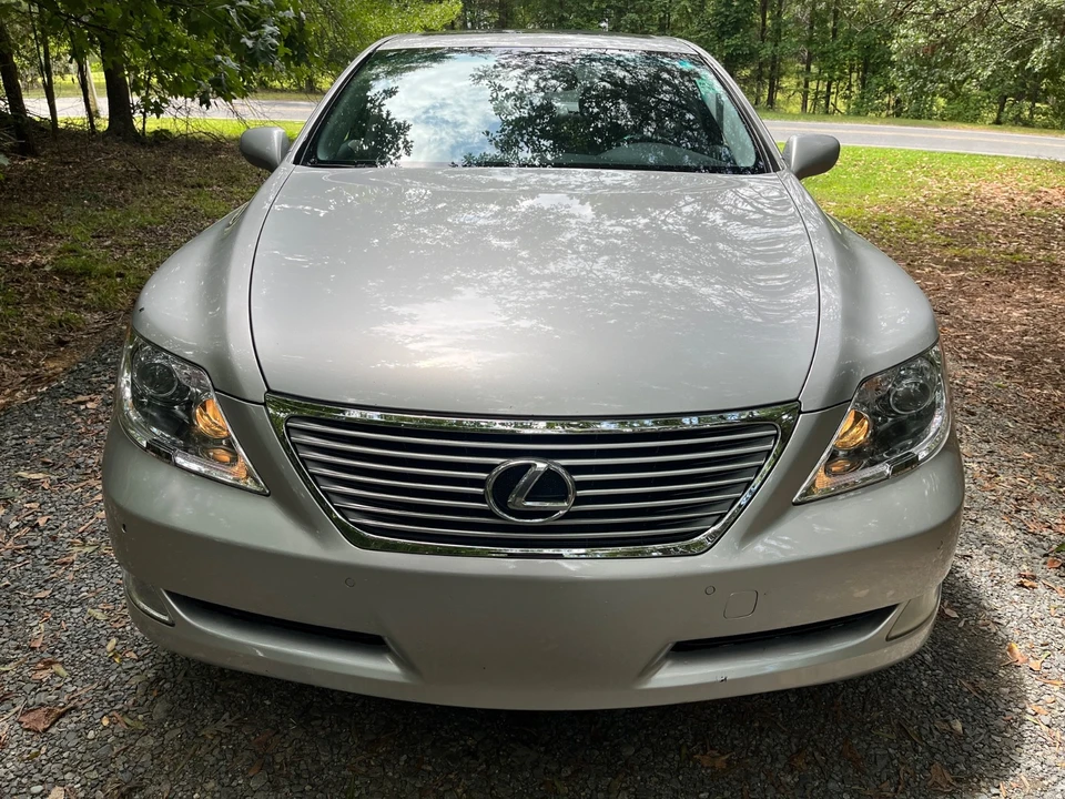 2008 Lexus LS 4th Gen - Image 3 of 15