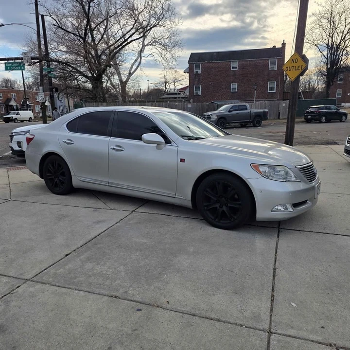 2008 Lexus LS 4th Gen - Image 3 of 4