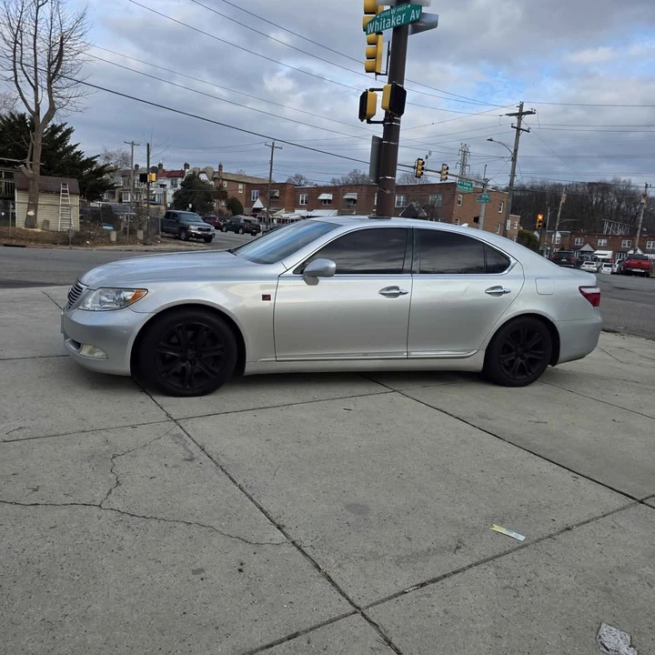 2008 Lexus LS 4th Gen - Image 2 of 4