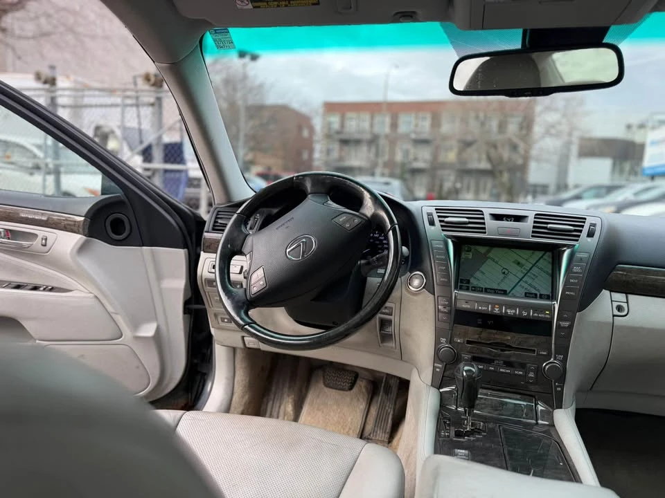 2008 Lexus LS 4th Gen - Image 11 of 19