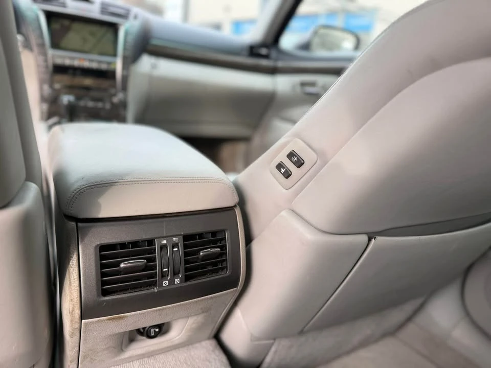 2008 Lexus LS 4th Gen - Image 10 of 19