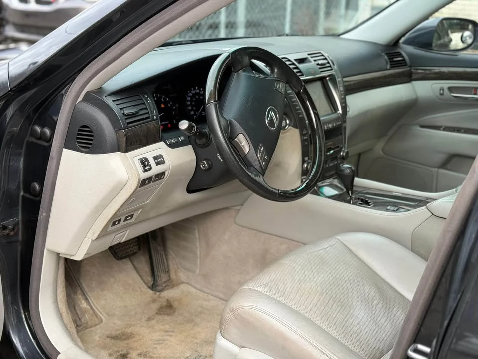 2008 Lexus LS 4th Gen - Image 17 of 19