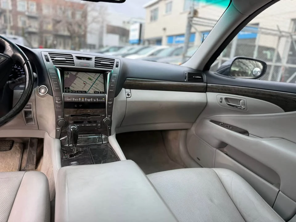 2008 Lexus LS 4th Gen - Image 14 of 19