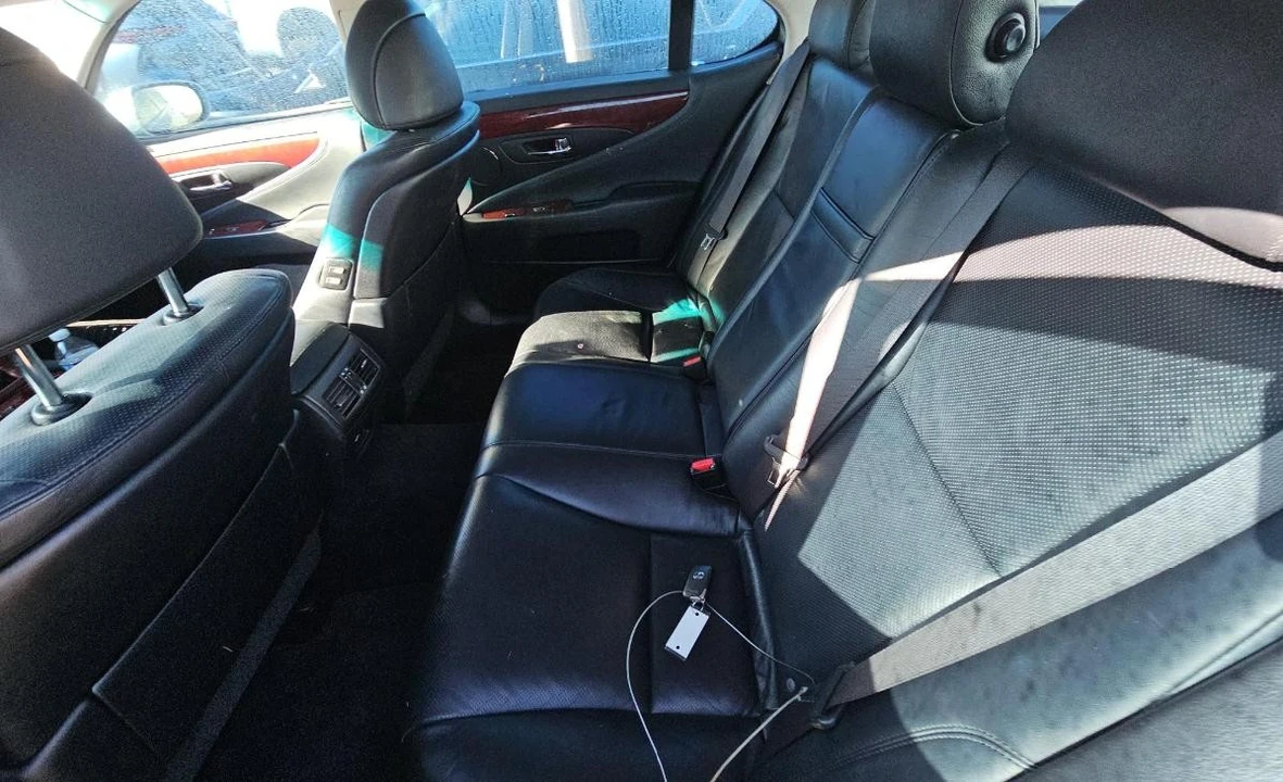 2008 Lexus LS 4th Gen - Image 12 of 14