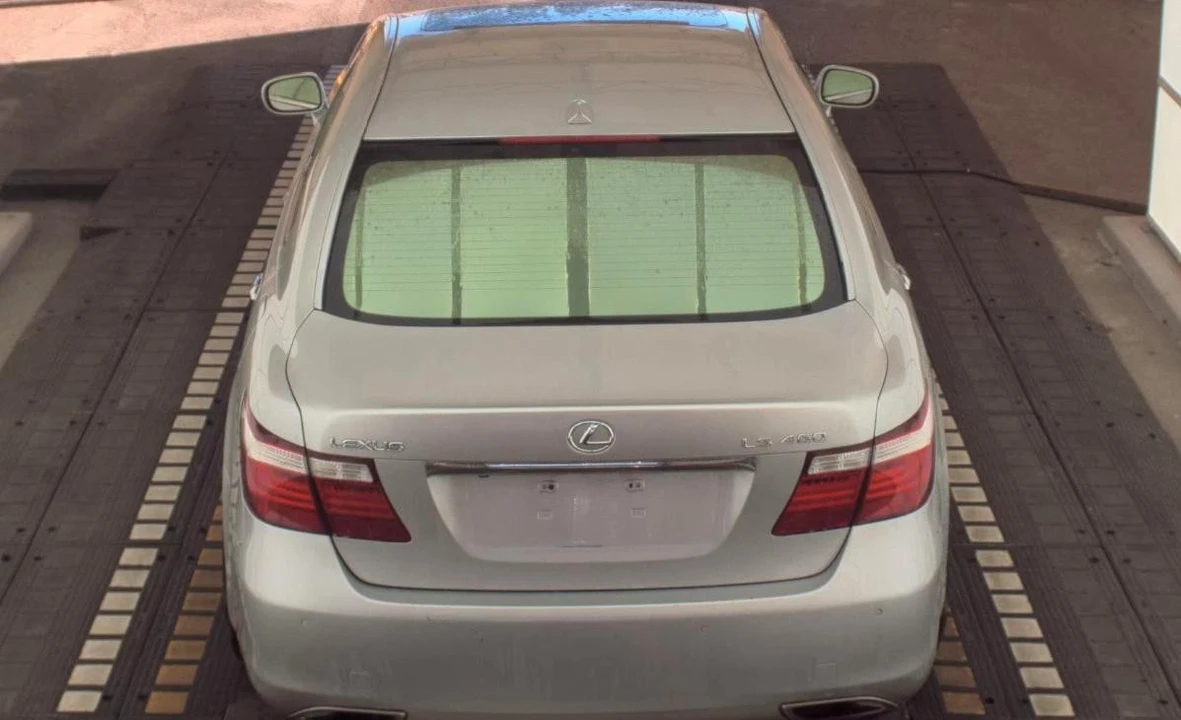 2008 Lexus LS 4th Gen - Image 5 of 14