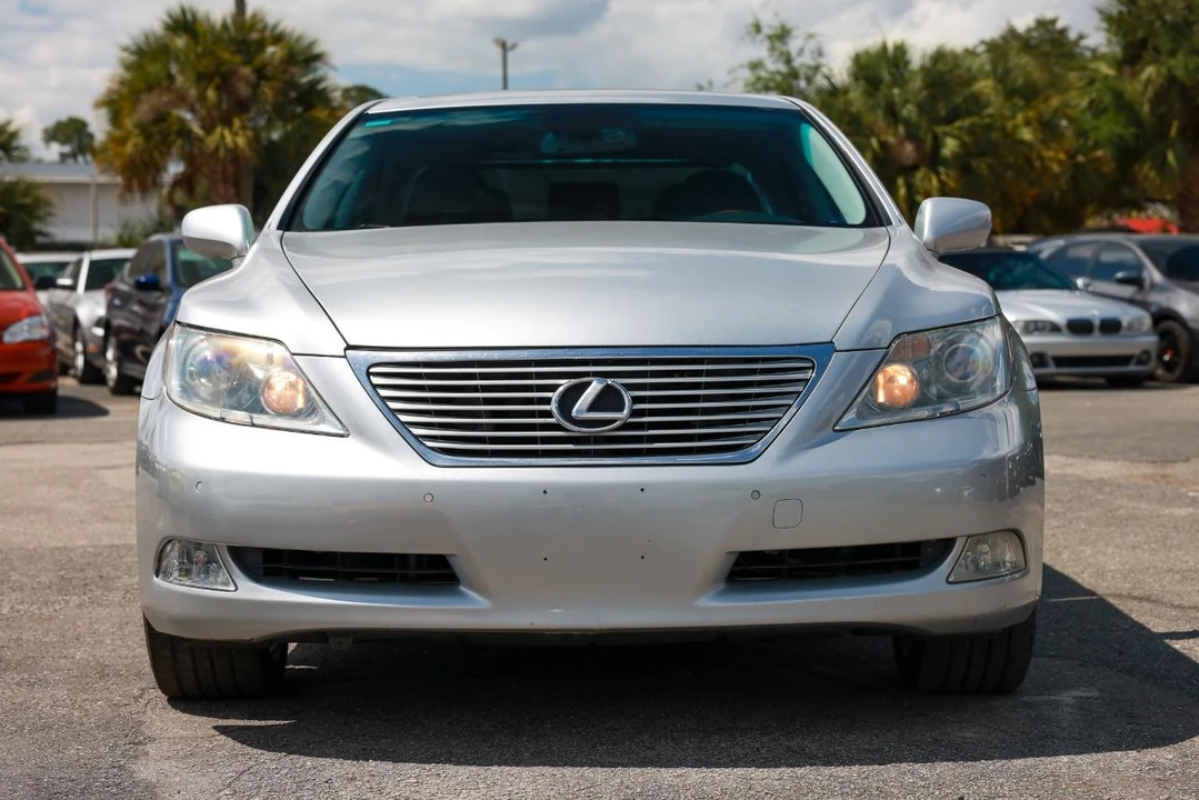 2008 Lexus LS 4th Gen - Image 17 of 31