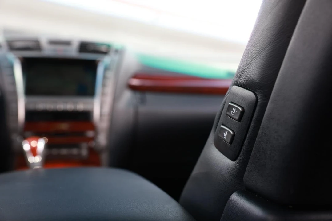 2008 Lexus LS 4th Gen - Image 27 of 31