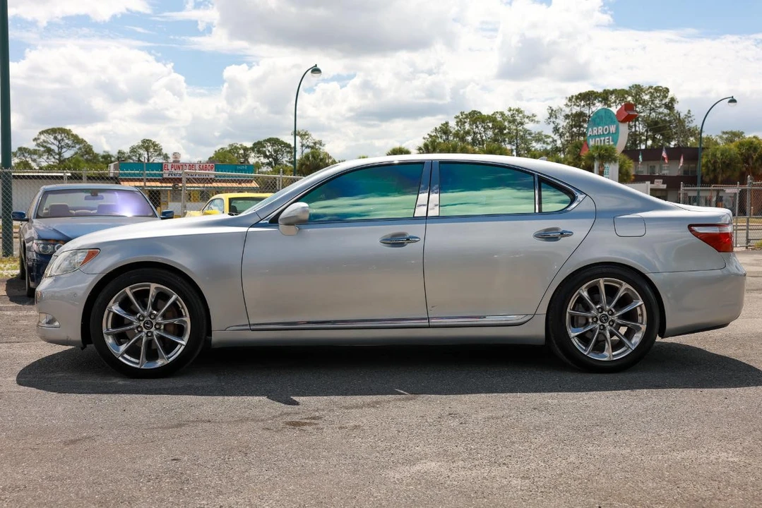 2008 Lexus LS 4th Gen - Image 3 of 31