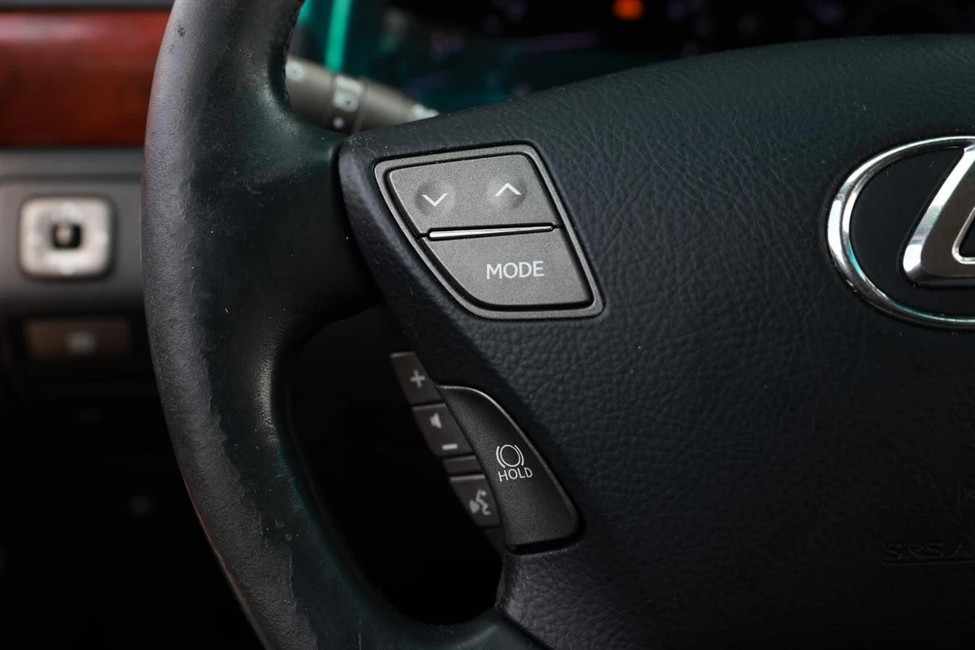 2008 Lexus LS 4th Gen - Image 29 of 31