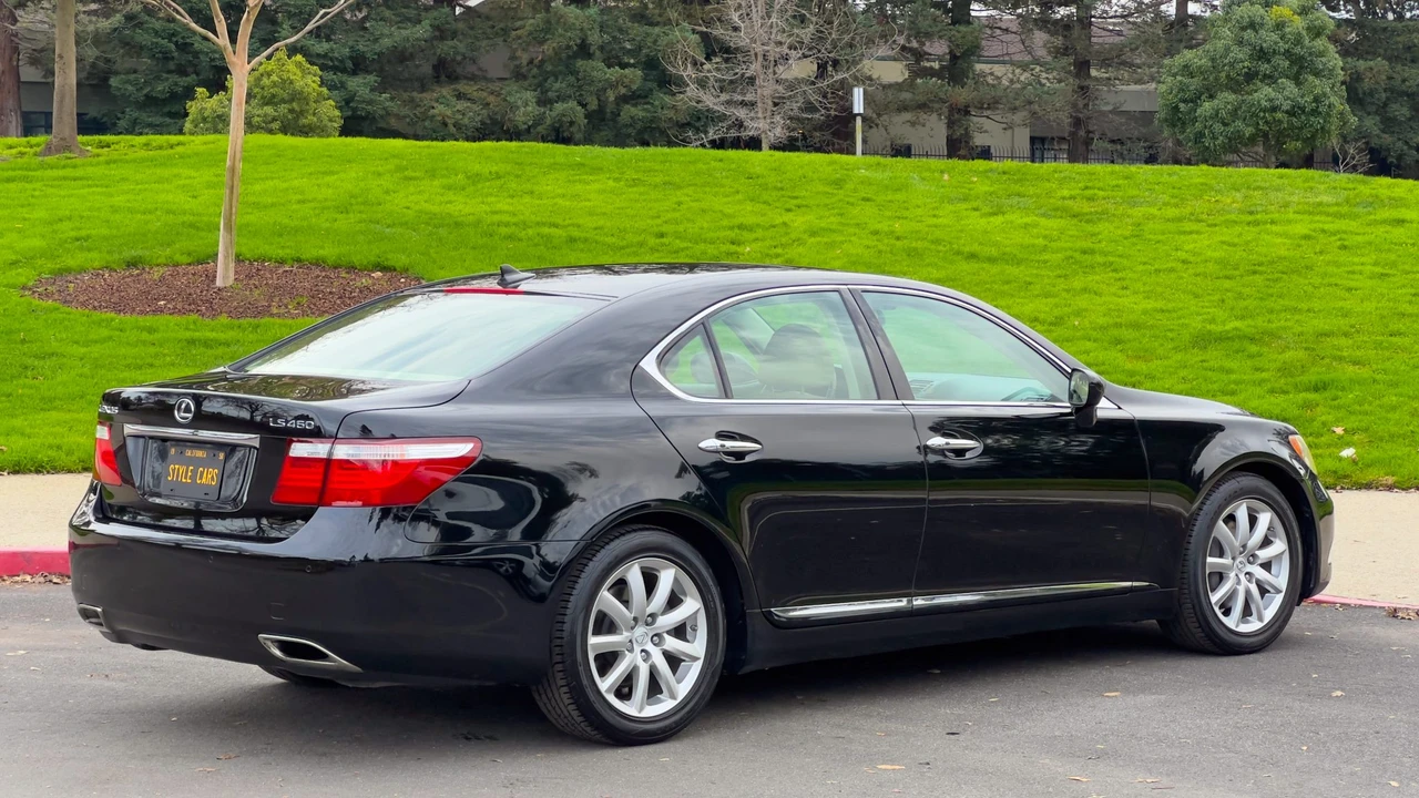 2008 Lexus LS 4th Gen - Image 16 of 31