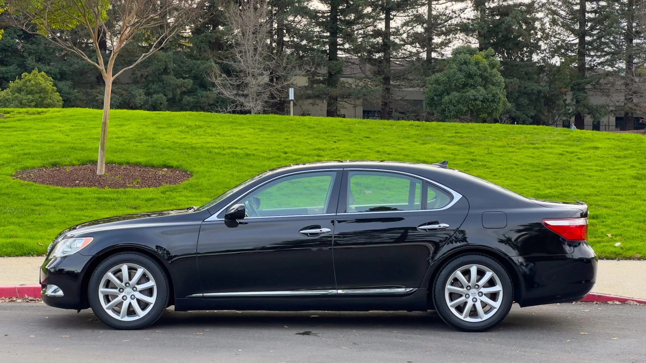 2008 Lexus LS 4th Gen - Image 4 of 31