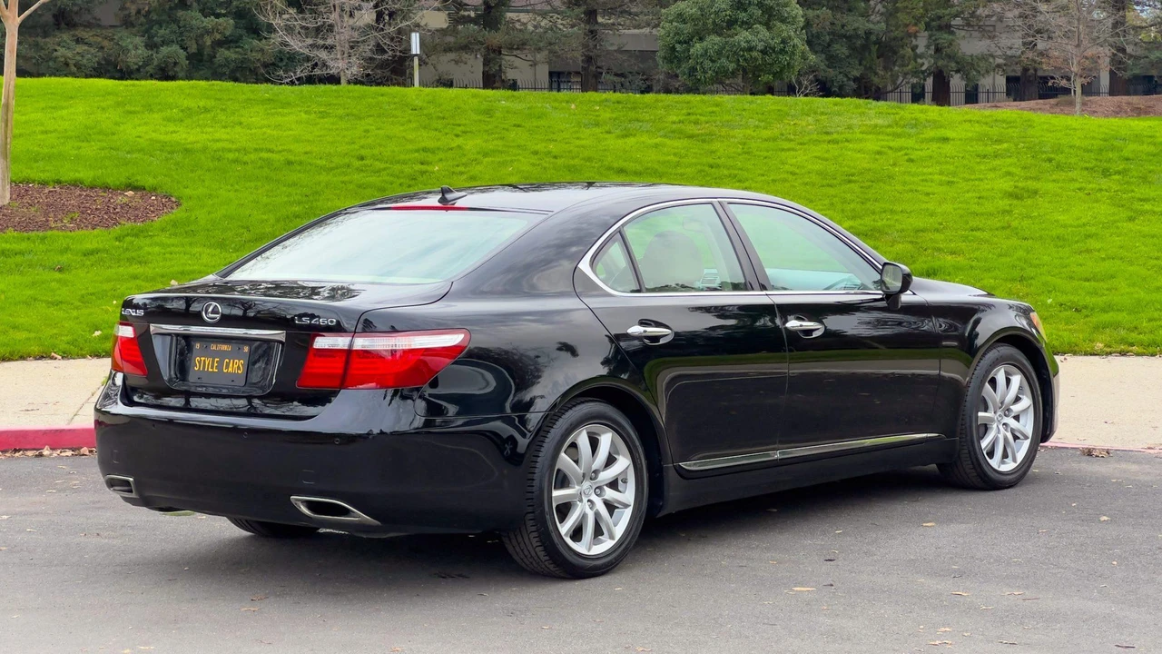 2008 Lexus LS 4th Gen - Image 15 of 31