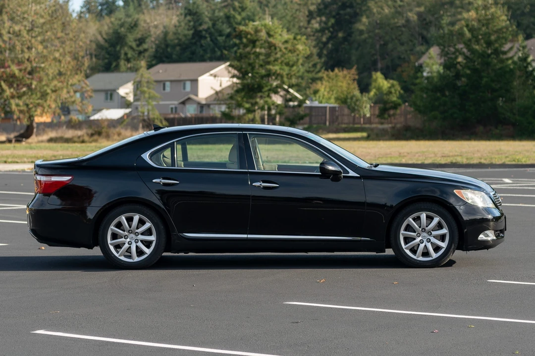 2008 Lexus LS 4th Gen - Image 18 of 31