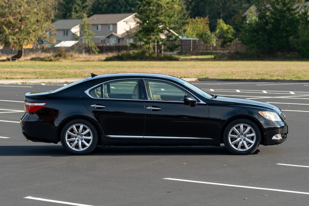 2008 Lexus LS 4th Gen - Image 19 of 31