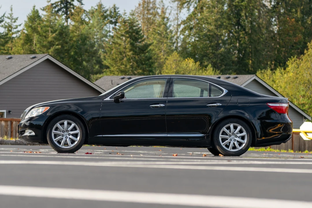 2008 Lexus LS 4th Gen - Image 8 of 31