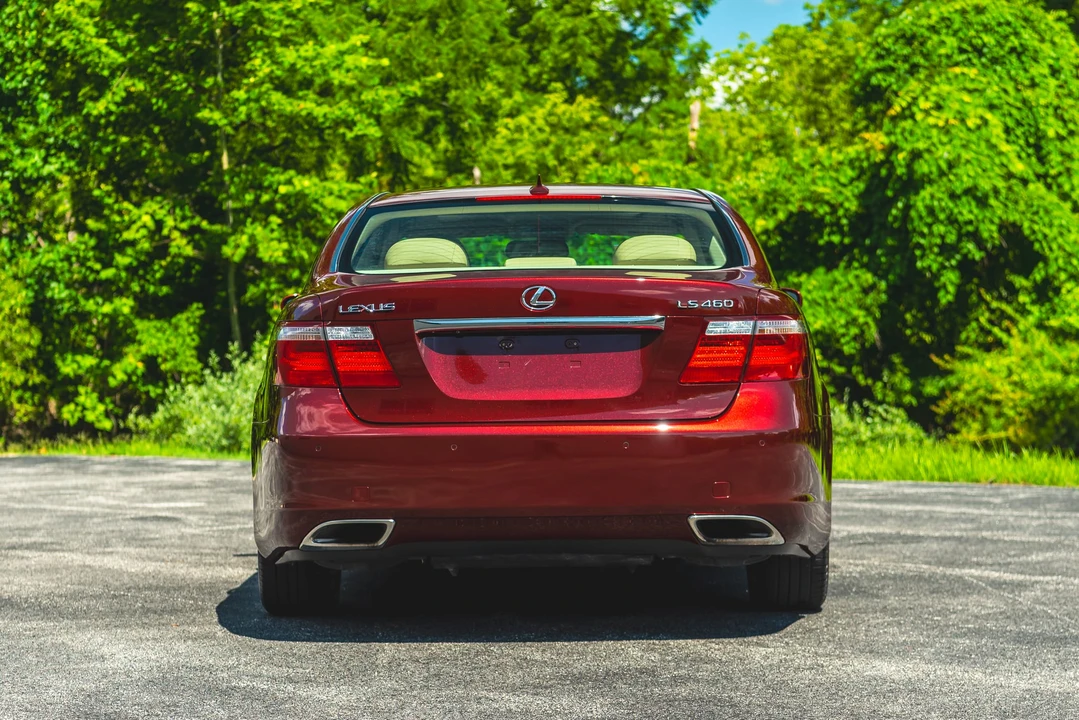 2008 Lexus LS 4th Gen - Image 25 of 31