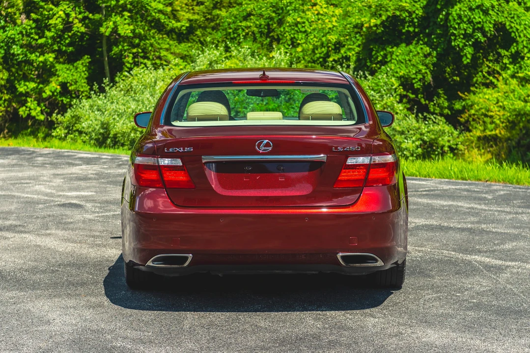 2008 Lexus LS 4th Gen - Image 24 of 31