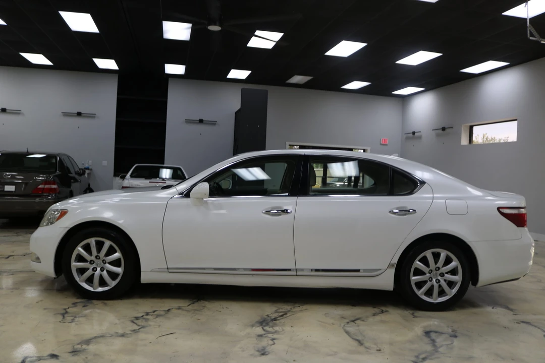 2008 Lexus LS 4th Gen - Image 5 of 31
