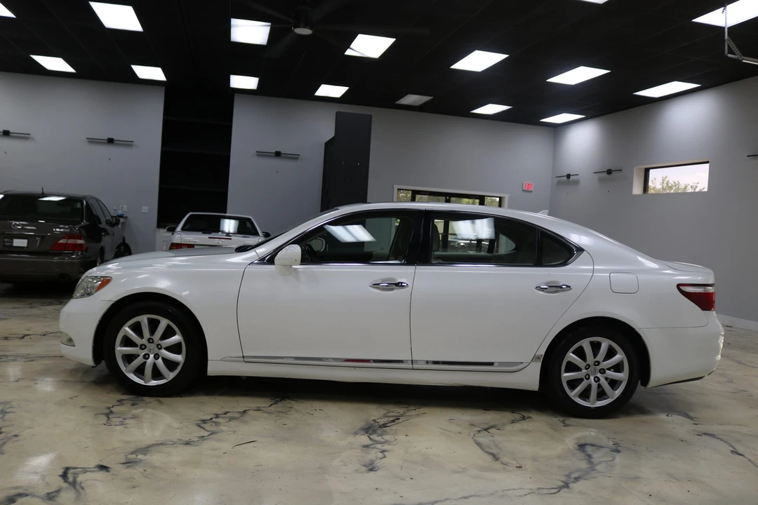 2008 Lexus LS 4th Gen - Image 4 of 31