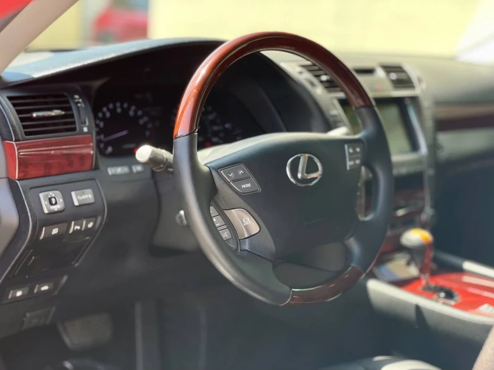 2008 Lexus LS 4th Gen - Image 6 of 17