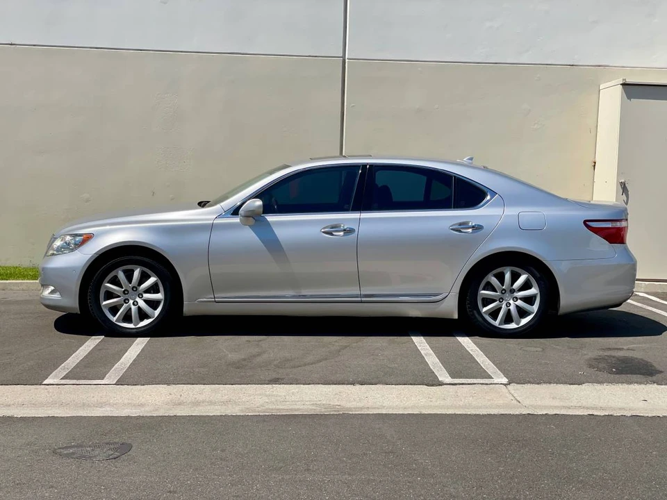 2008 Lexus LS 4th Gen - Image 2 of 17