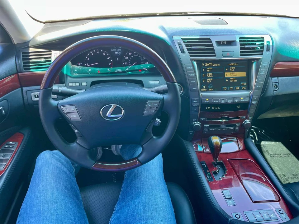 2008 Lexus LS 4th Gen - Image 11 of 17