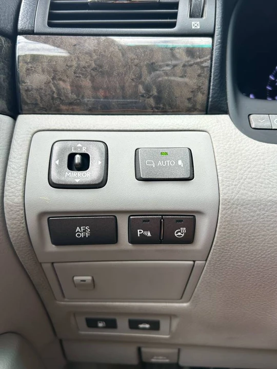 2008 Lexus LS 4th Gen - Image 16 of 21