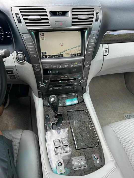 2008 Lexus LS 4th Gen - Image 14 of 21