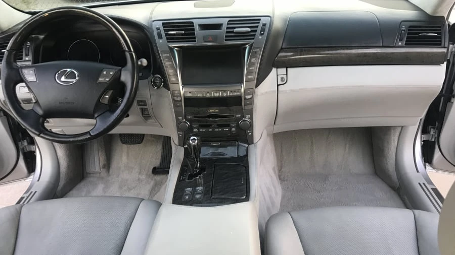 2008 Lexus LS 4th Gen - Image 5 of 13