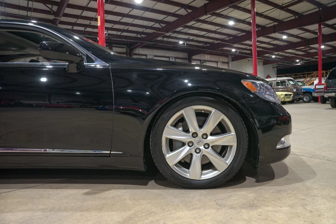 2008 Lexus LS 4th Gen - Image 11 of 12