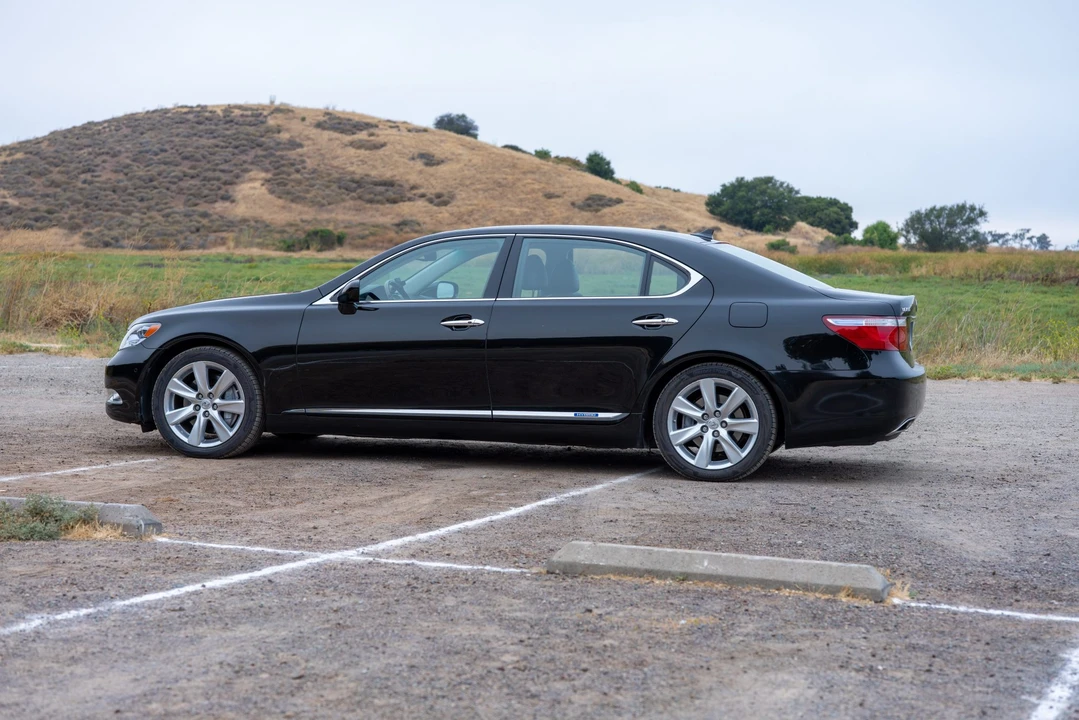 2008 Lexus LS 4th Gen - Image 19 of 31