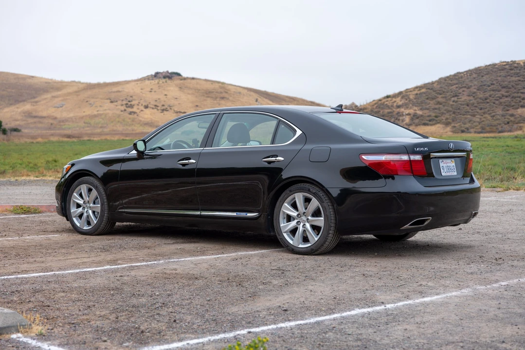 2008 Lexus LS 4th Gen - Image 16 of 31