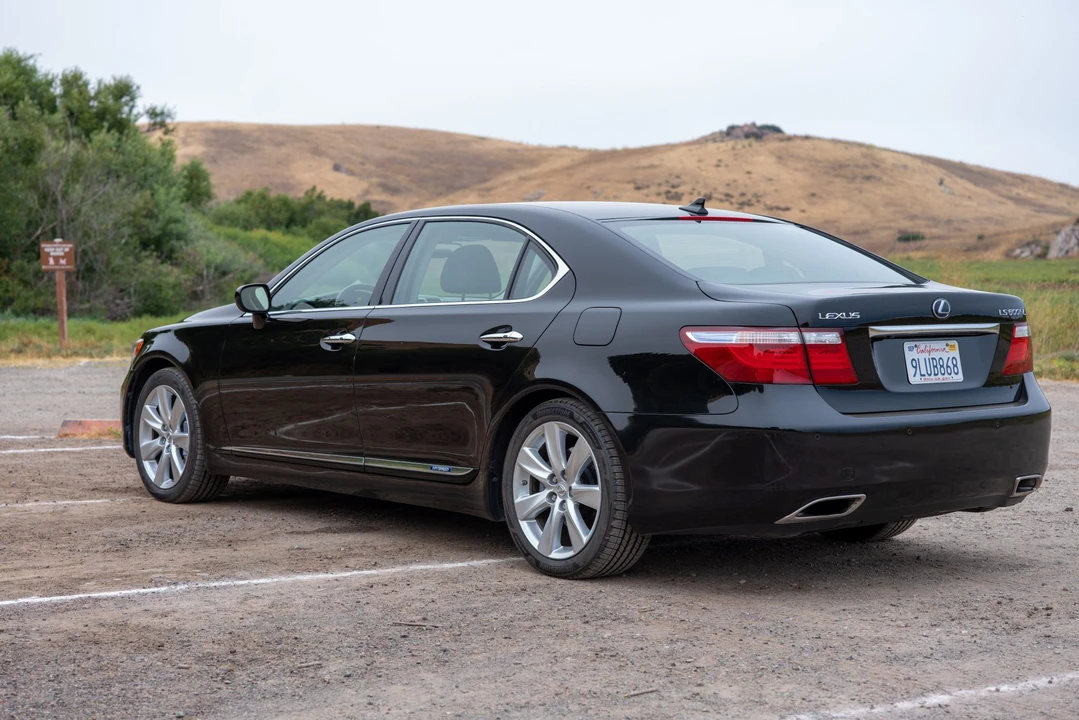 2008 Lexus LS 4th Gen - Image 15 of 31